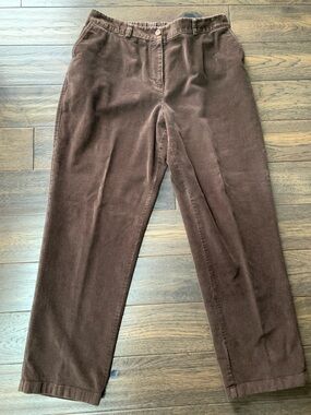 Elegant and Stylish L.L. Bean Men’s Dark Brown Corduroy Pants.Pre-owned.Sz:35x30